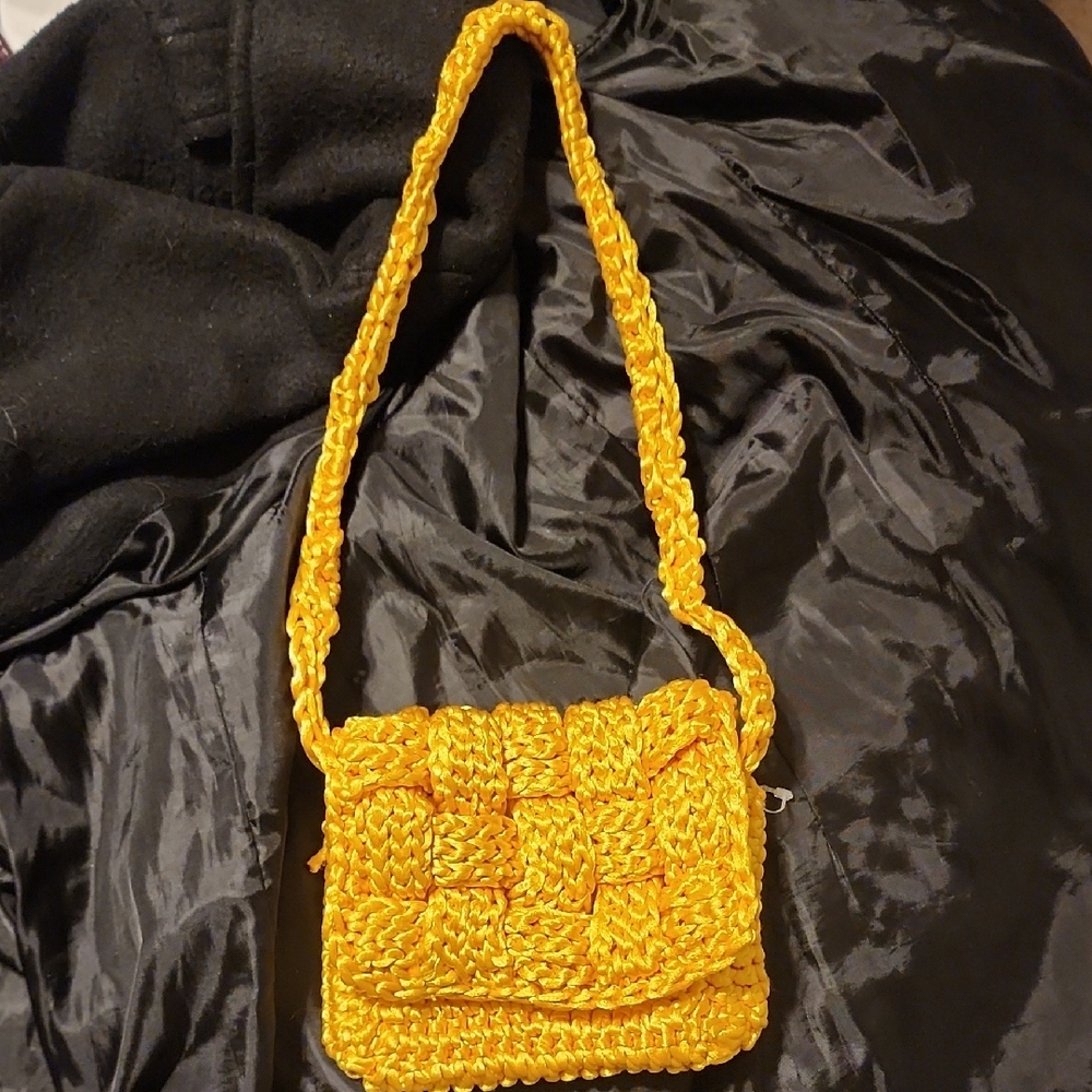 NWOT!Handcrafted Yellow Woven Bag 5x5.5